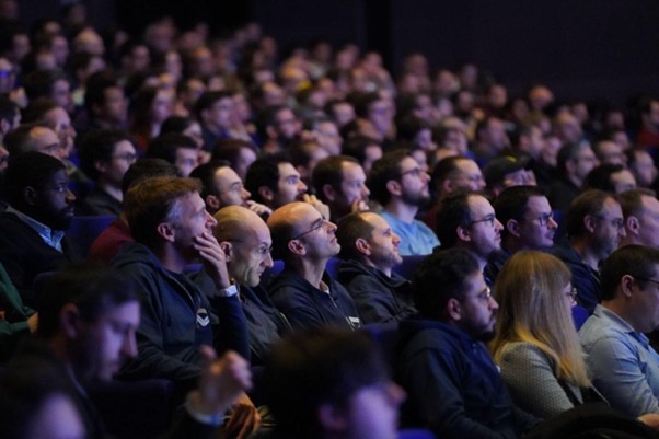 Photo du public de la conférence BDX I/O avec essentiellement des hommes blancs trentenaires